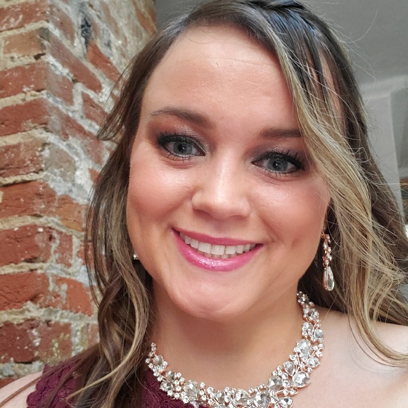 Meet your Posher, Katie - Picture 1 of 1